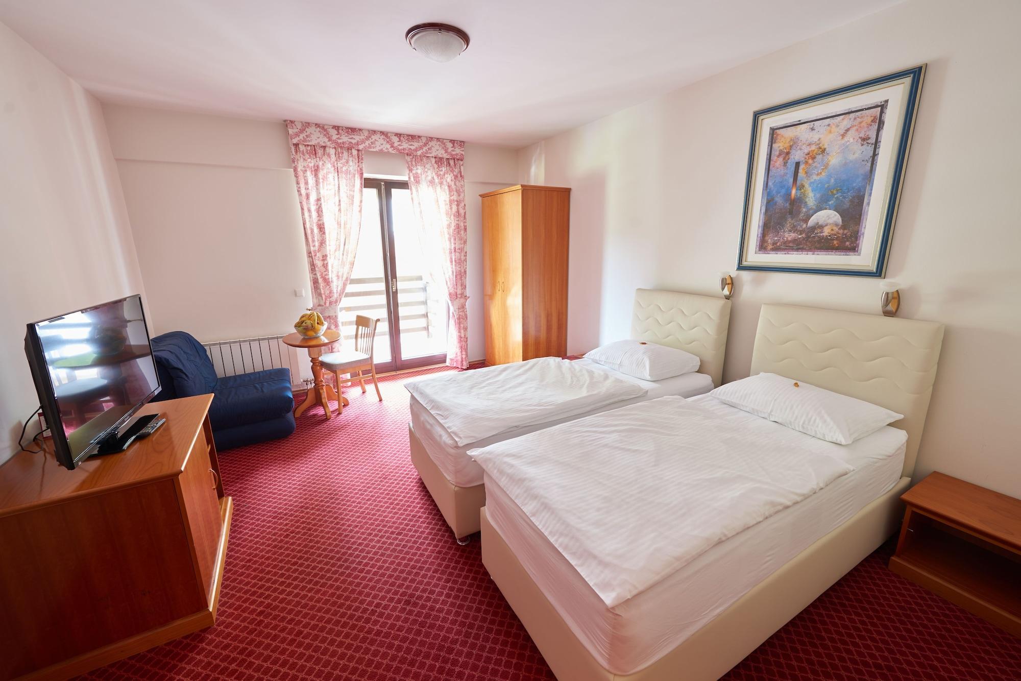 Hotel Pahuljica ヴラシチ エクステリア 写真