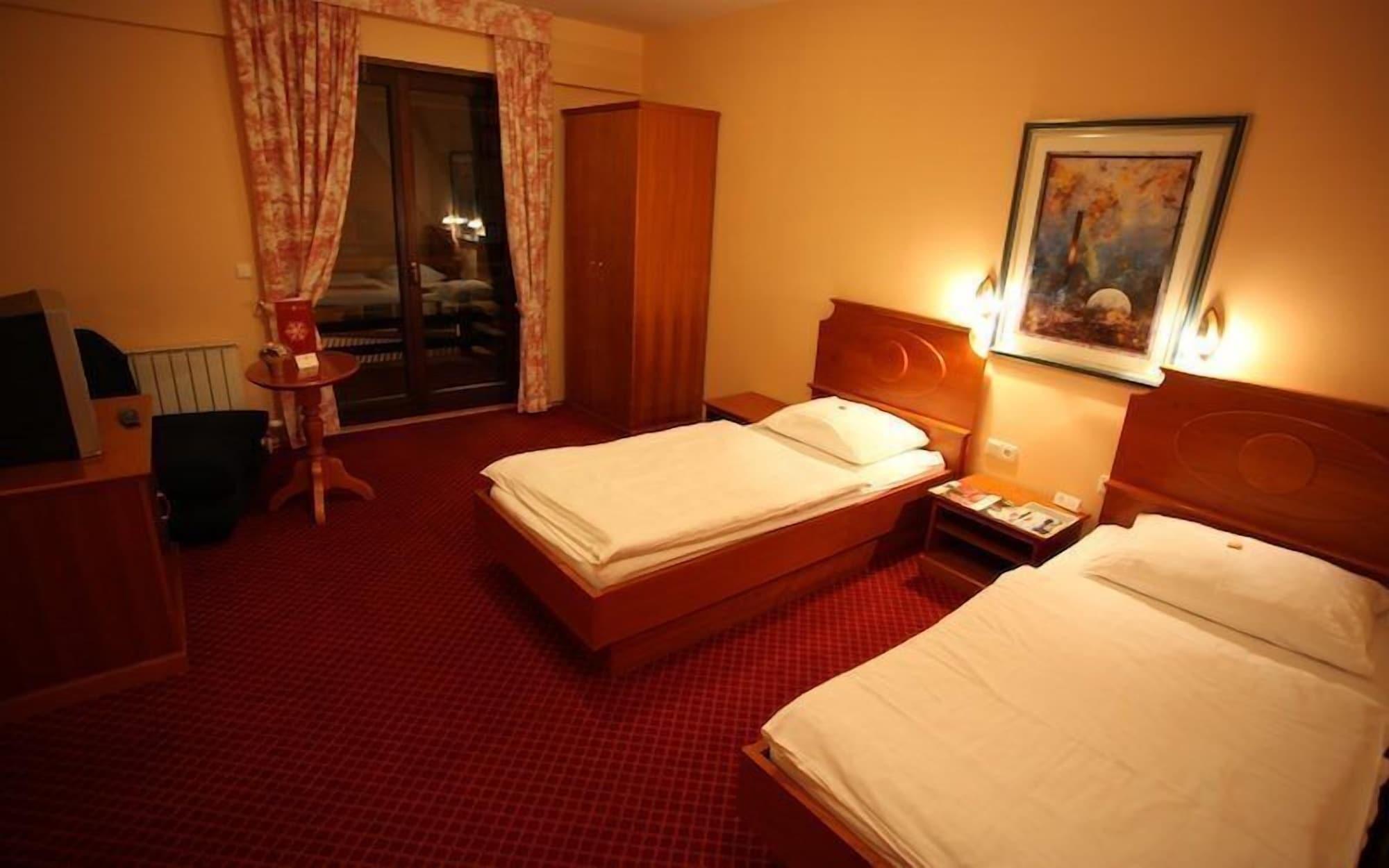 Hotel Pahuljica ヴラシチ エクステリア 写真