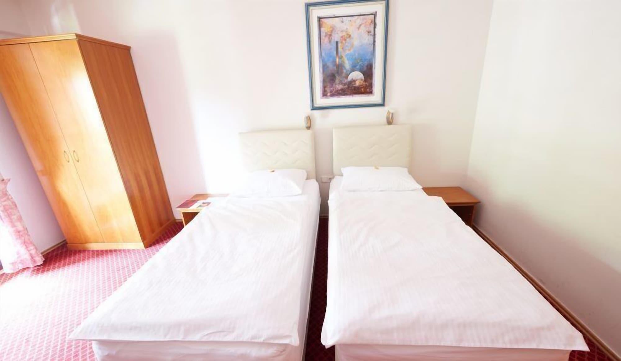Hotel Pahuljica ヴラシチ エクステリア 写真