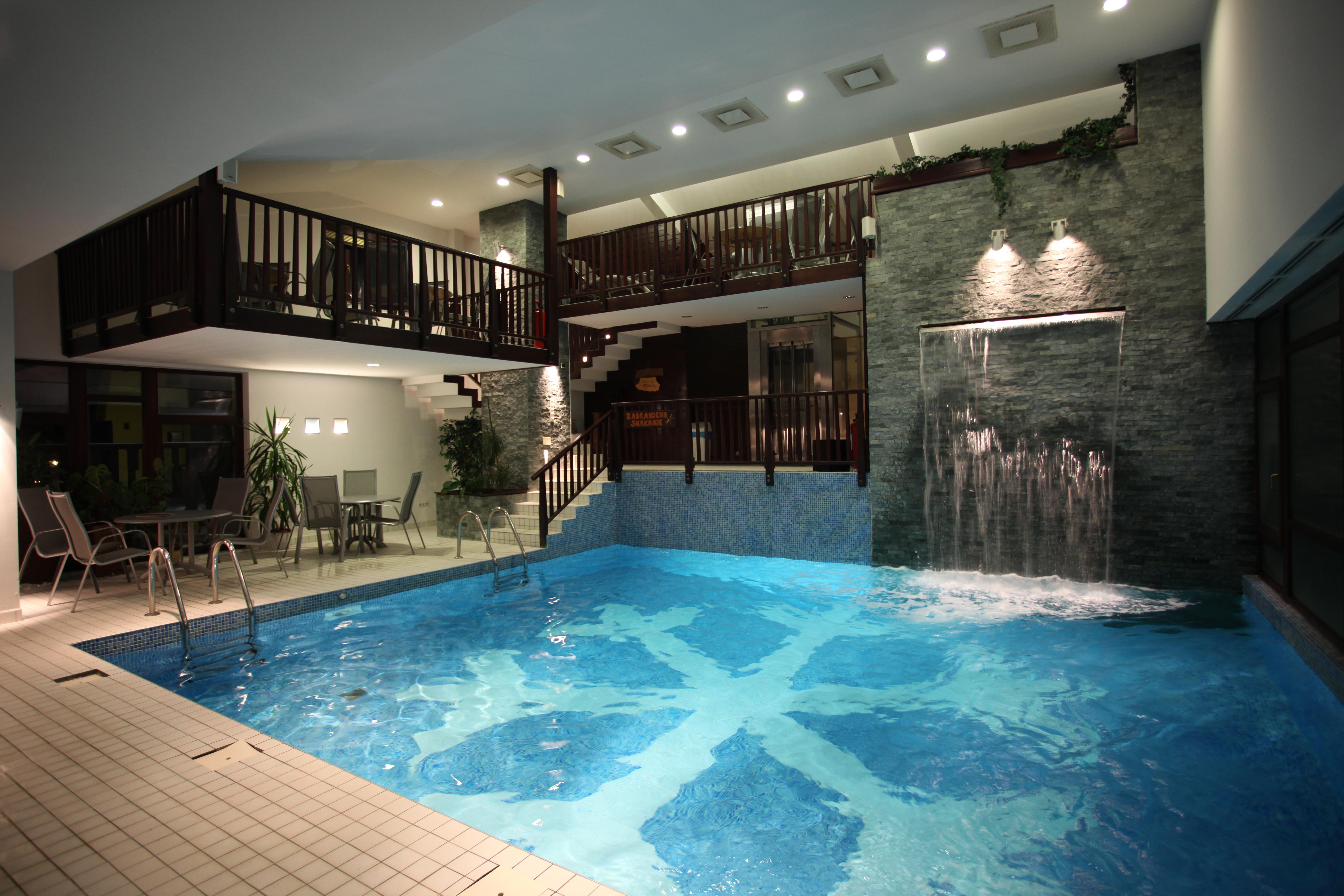 Hotel Pahuljica ヴラシチ エクステリア 写真