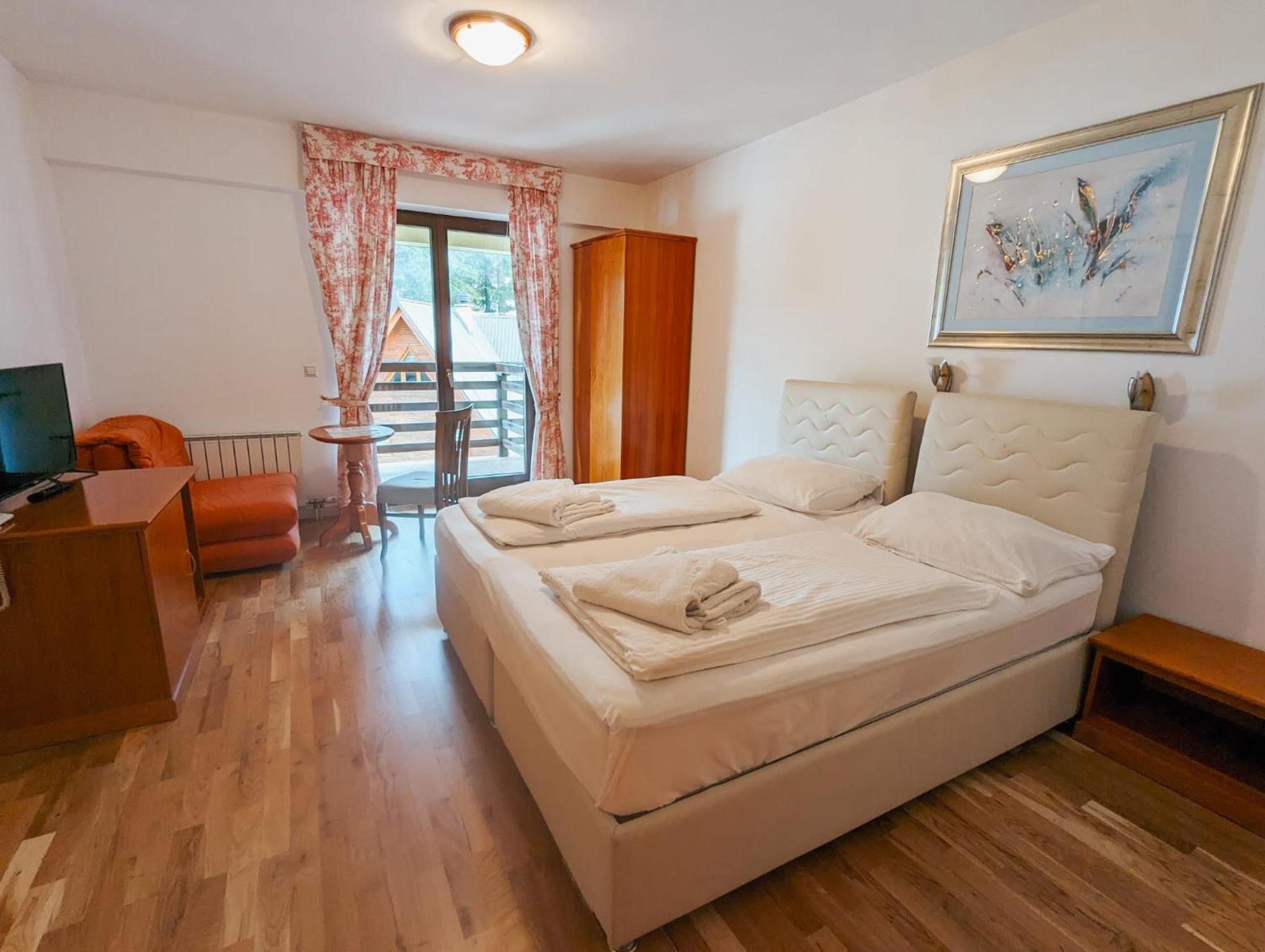 Hotel Pahuljica ヴラシチ エクステリア 写真