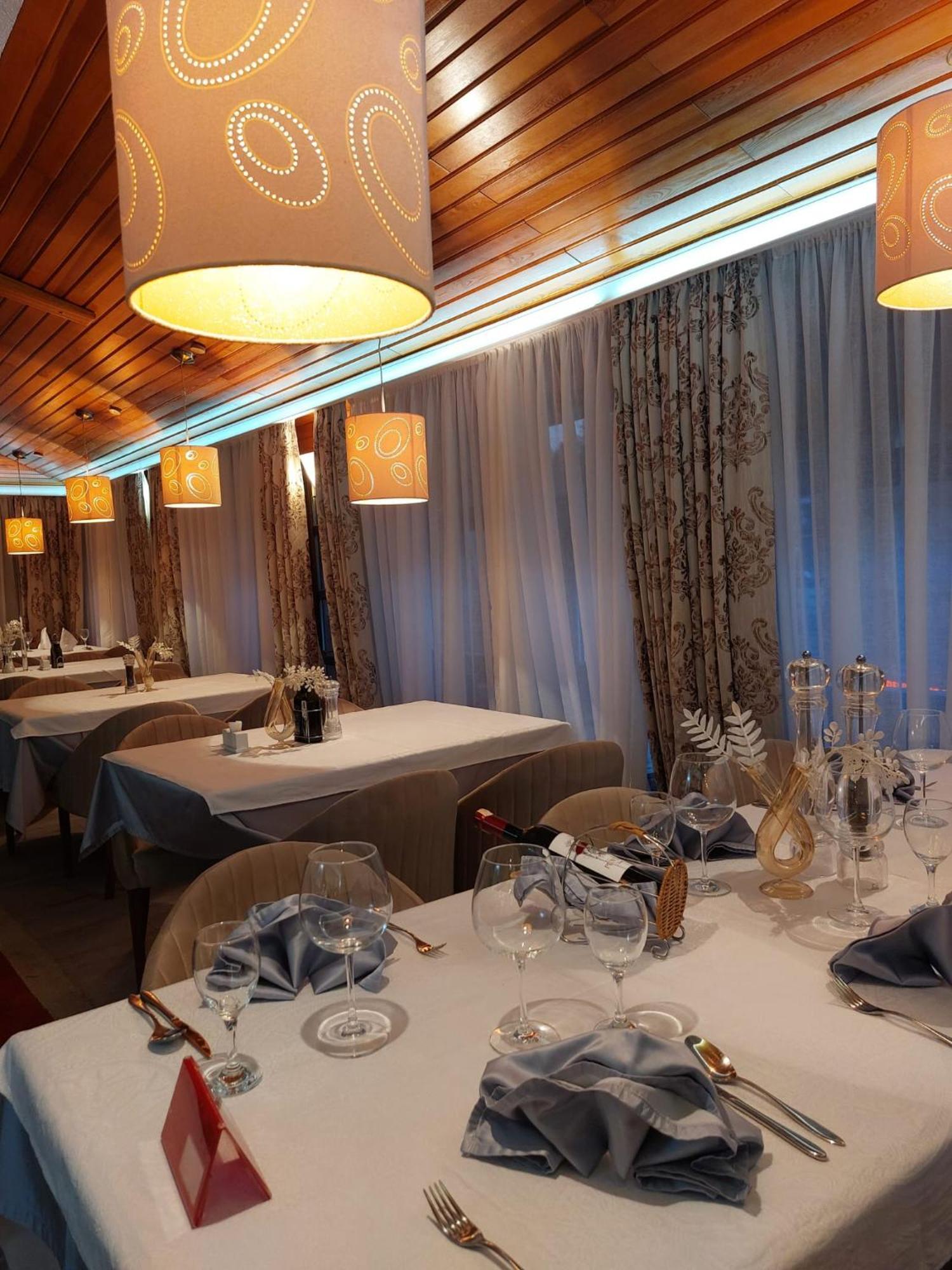 Hotel Pahuljica ヴラシチ エクステリア 写真